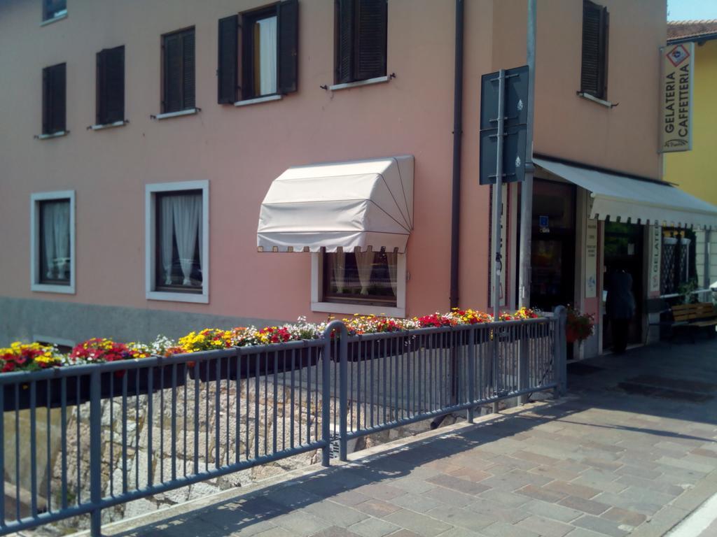 Alloggio Ponte Dei Cavalleggeri Hotel Trento Eksteriør billede