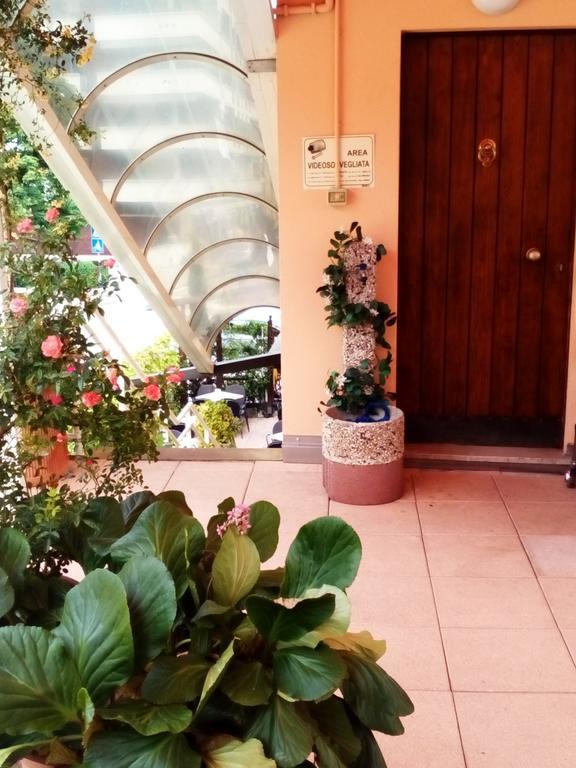 Alloggio Ponte Dei Cavalleggeri Hotel Trento Eksteriør billede